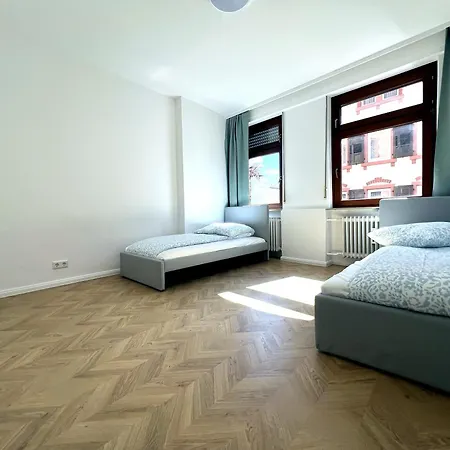 Monteur- & Familienapartment 6 Personen דירה אופנבאך