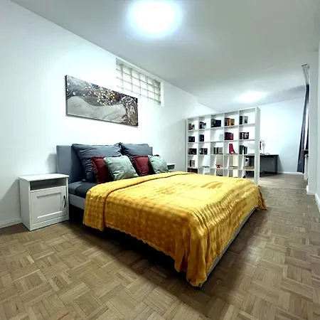 Monteur- & Familienapartment 6 Personen *